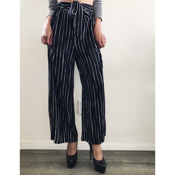 Aritzia Pants - ARITZIA | Wilfred Black Cropped Pinstripe Rayon Pants